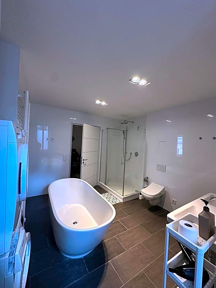 Al Nafurah Apartments