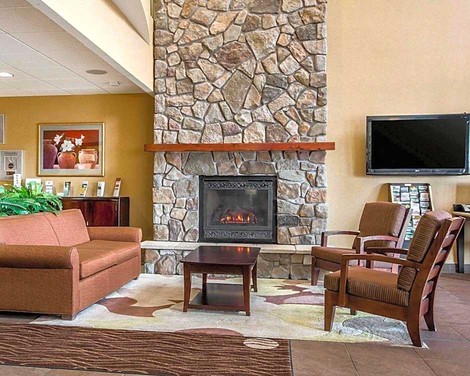 Comfort Inn and Suites adj to Akwesasne Mohawk Casino