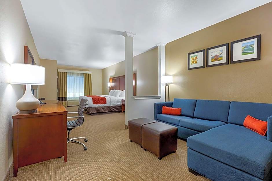 Photo 1 of 6 of 2 King Beds Suite
