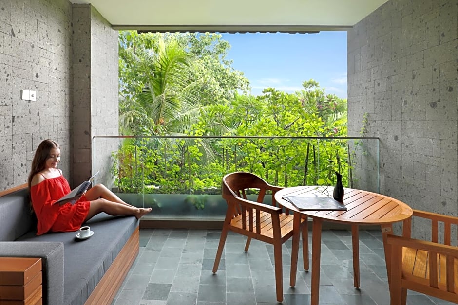 Legian Beach Hotel