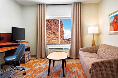 Studio with Two Queen Beds, Pool View and Sofa Bed - Hearing Accessible