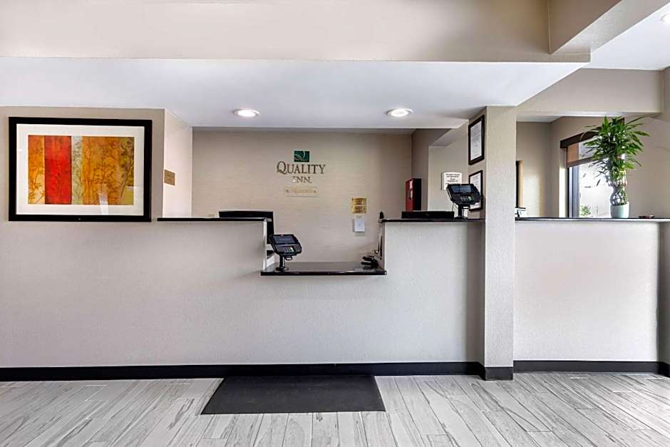 Quality Inn Mccomb