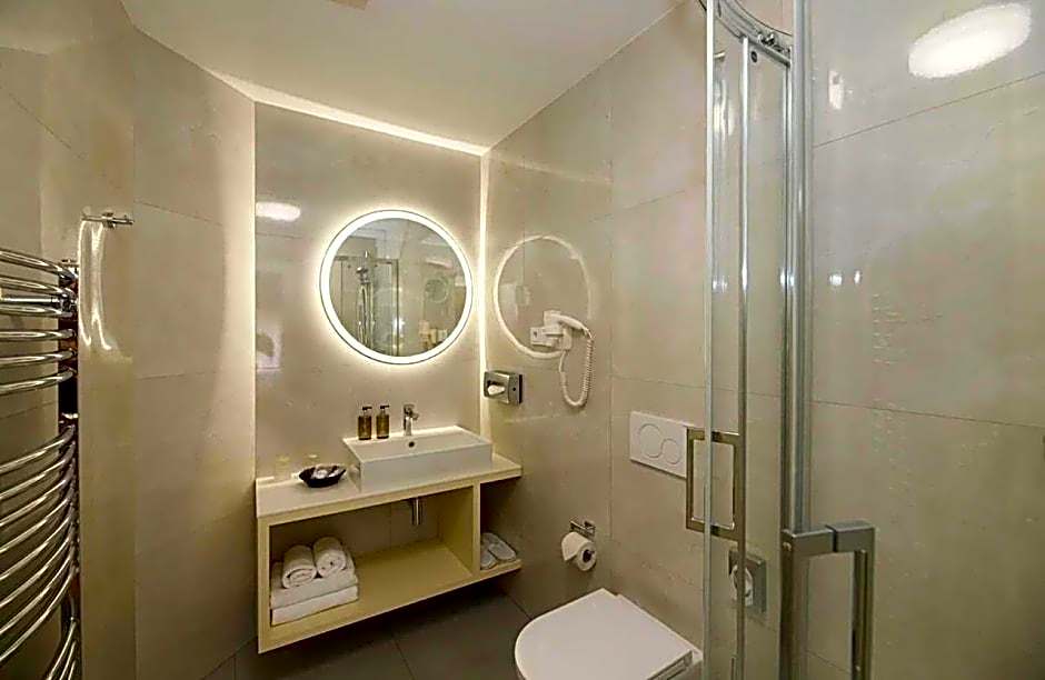 The Golden Wheel Boutique Hotel