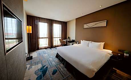 Deluxe Hollywood King Room