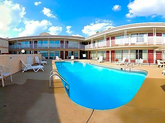 Motel 6 Effingham, IL