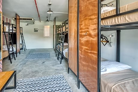 4 Bed Community Room