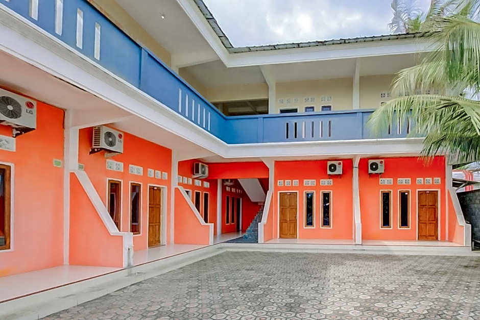 RedDoorz near Pamugaran Beach Pangandaran