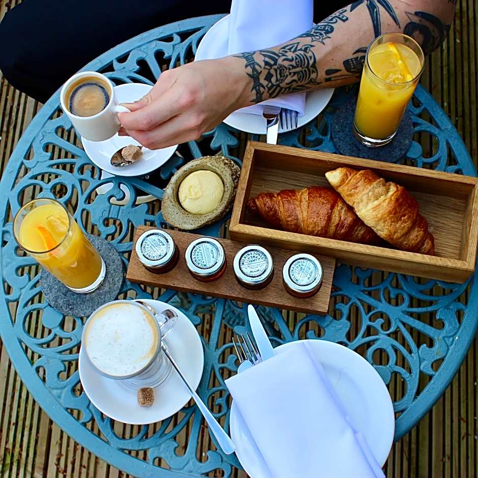 Rafters at Riverside House Hotel