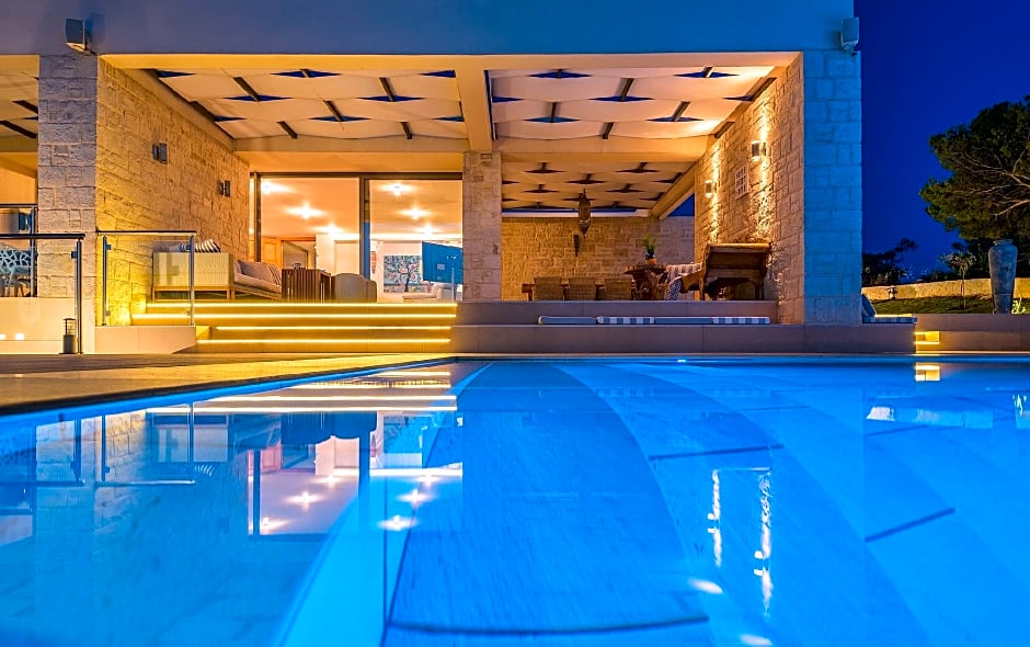 Elias Seafront Luxury Villa