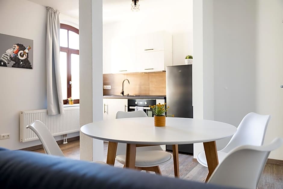 Apartments am Neuen Theater - Altstadt - Zentral - Küche - Wifi - Powered by Ko-Living