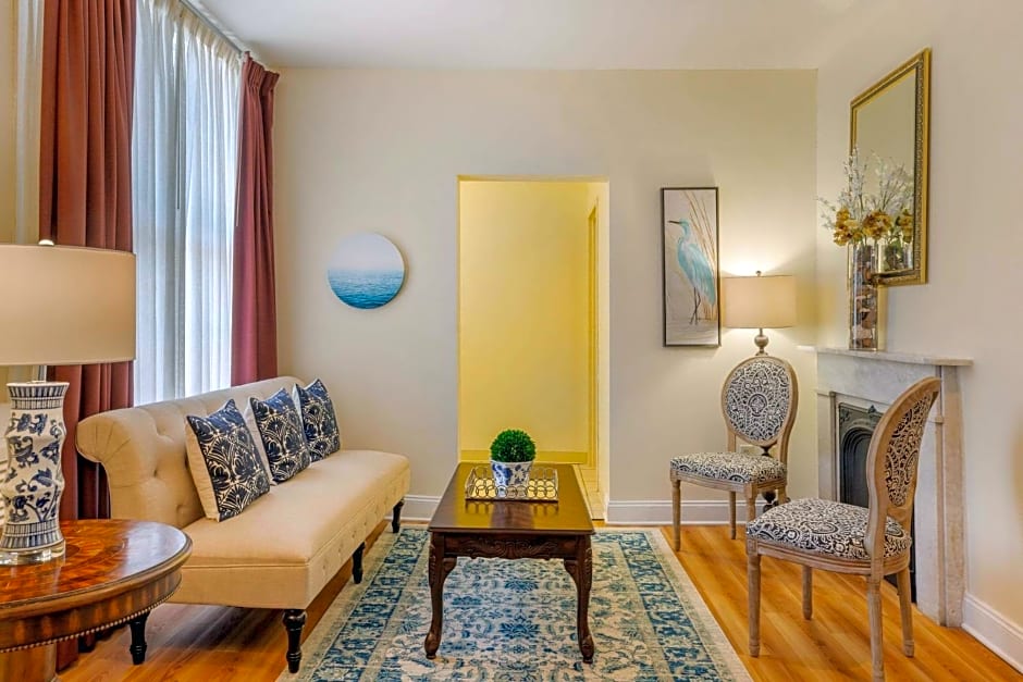 The Carriage House Inn Newport, Ascend Hotel Collection