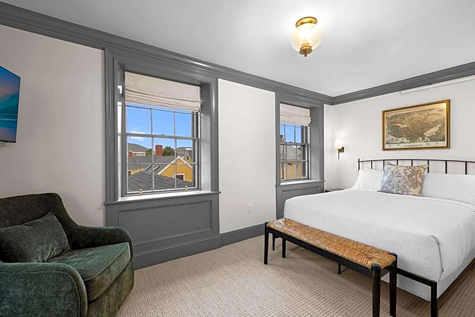 The Davenport Inn