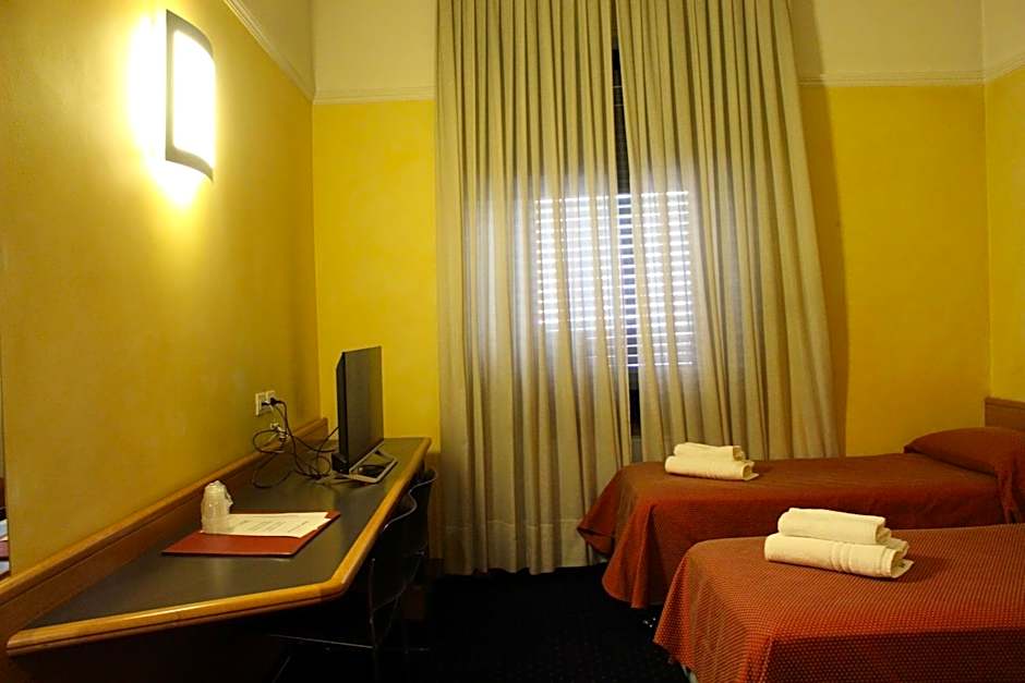 Club Hotel