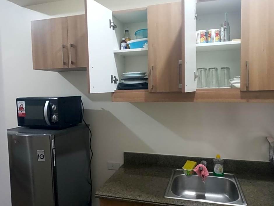 Rosarich Homestay - Bristle Ridge Residences