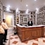 Hotel Bright