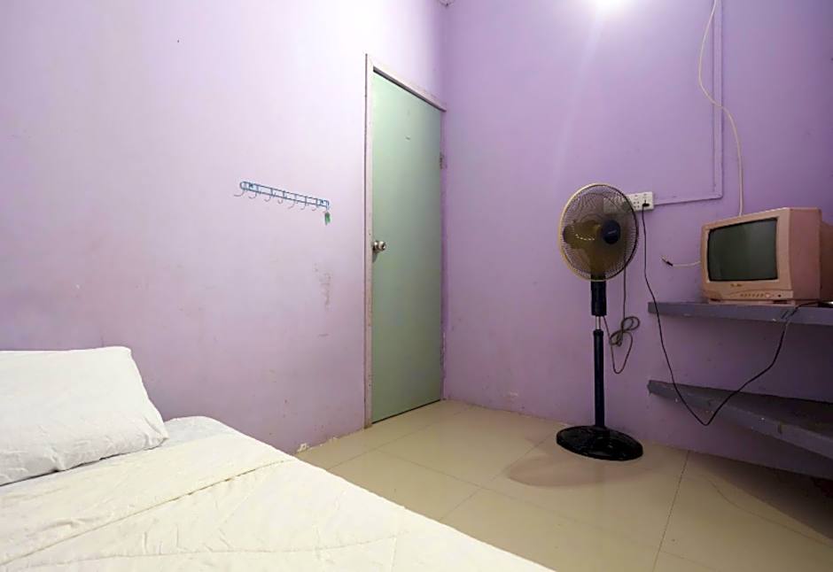 SPOT ON 93276 Fendi 2 Homestay SyariahNearPelabuhan Feri Batam Centre