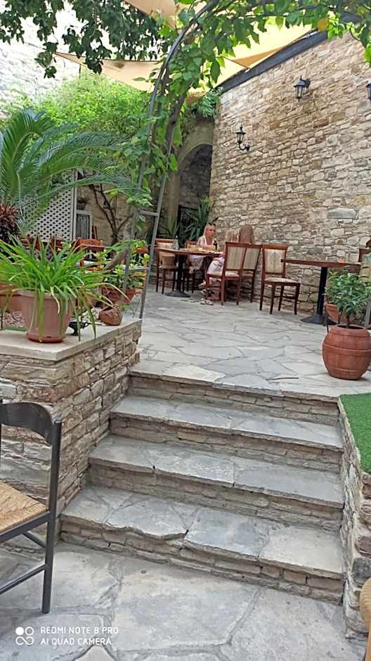 Lefkara Hotel
