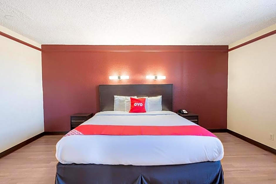 OYO Hotel Tulsa N Sheridan Rd & Airport