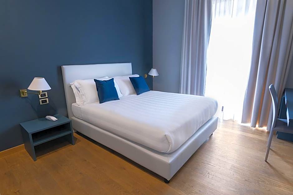 Photo 1 of 50 of Hotel Enzo