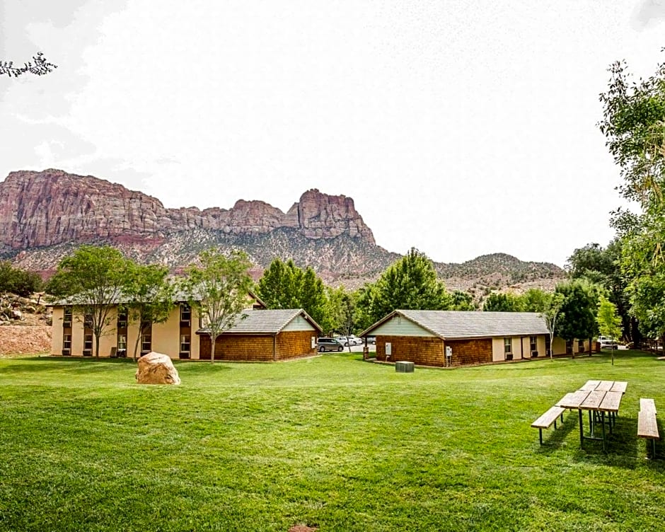 Montclair Inn & Suites at Zion National Park
