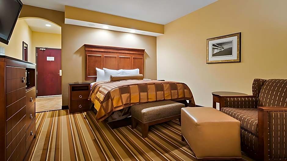 Best Western Plus KC Speedway Inn & Suites
