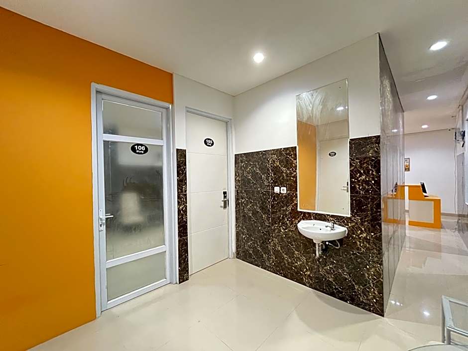 RedDoorz at Ring Road II Area Manado