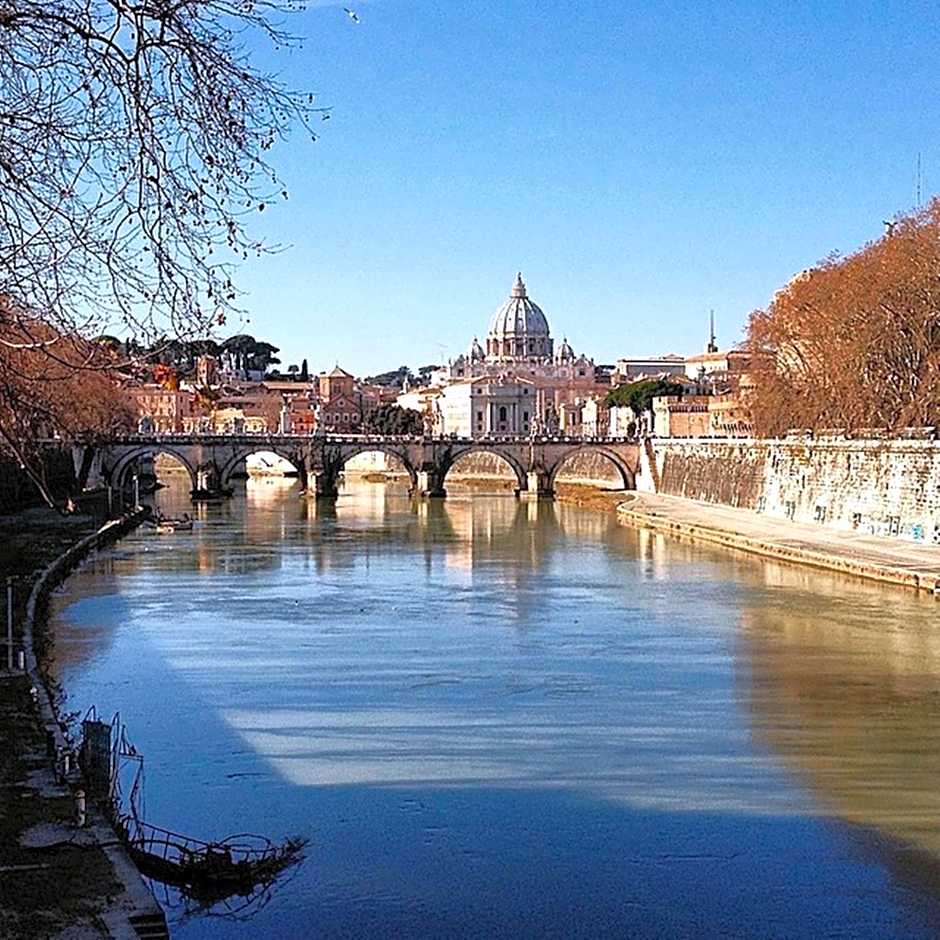 Opera Inn Suites - Rooms and Apartments