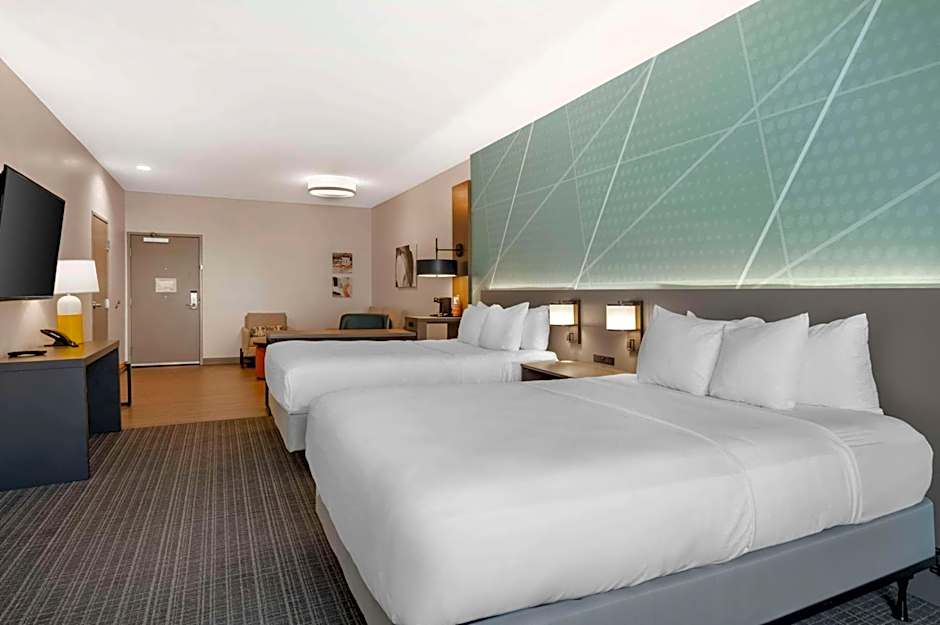 Comfort Suites
