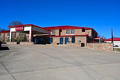 Giles Hotel Inn and Suites