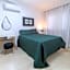 Terrazzo 401A - Apartamento 02 suítes - Acomoda até 05 pessoas - À poucos metros da praia de Bombas - (Consultar serviços de roupa de cama e banho)
