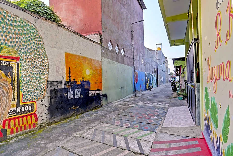 OYO Life 91884 Kost Kusuma Dewi Syariah