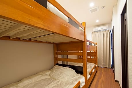 Quadruple Room with Private Bathroom