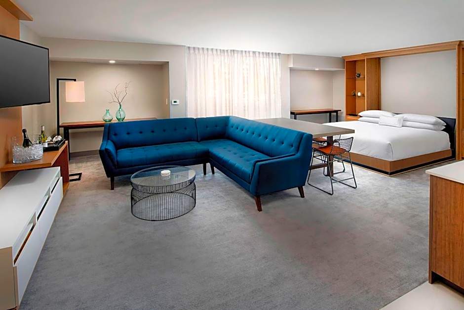Delta Hotels by Marriott Seattle Everett