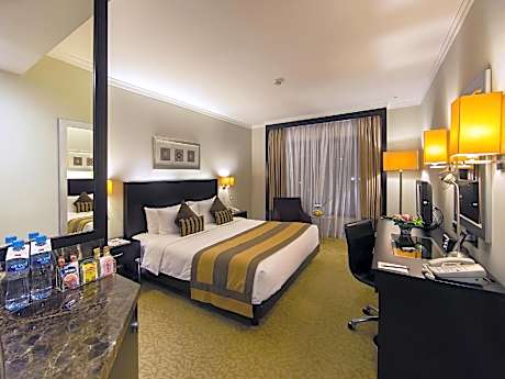 1 King Bed, Deluxe Room, Non-Smoking