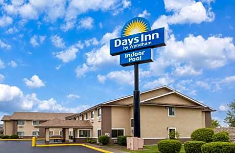 Days Inn by Wyndham Topeka