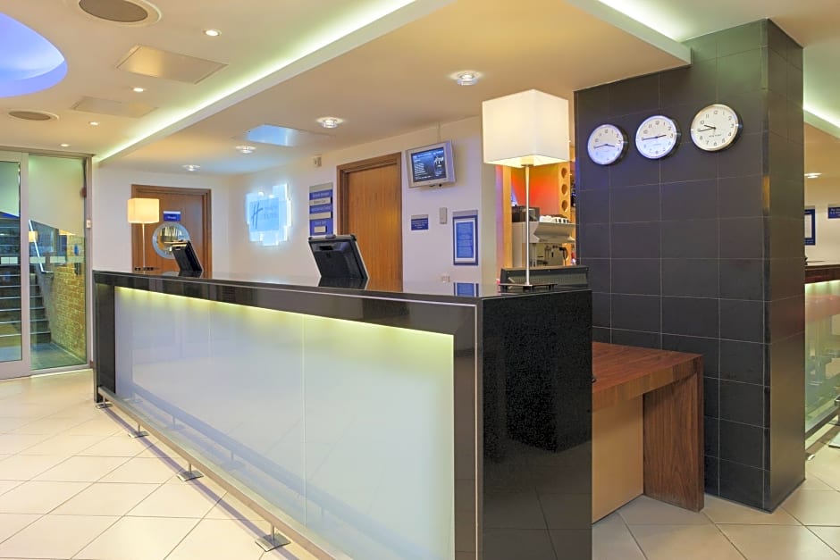 Holiday Inn Express Swiss Cottage – London, 07