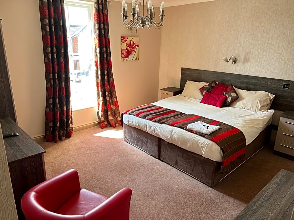 Southport Metro Hotel