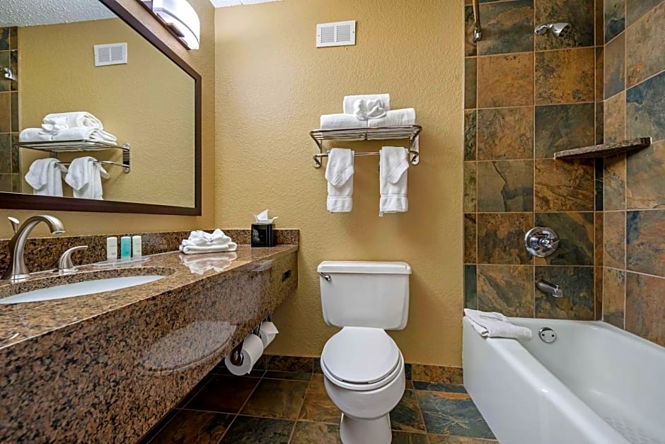 Clarion Hotel Conference Center - North