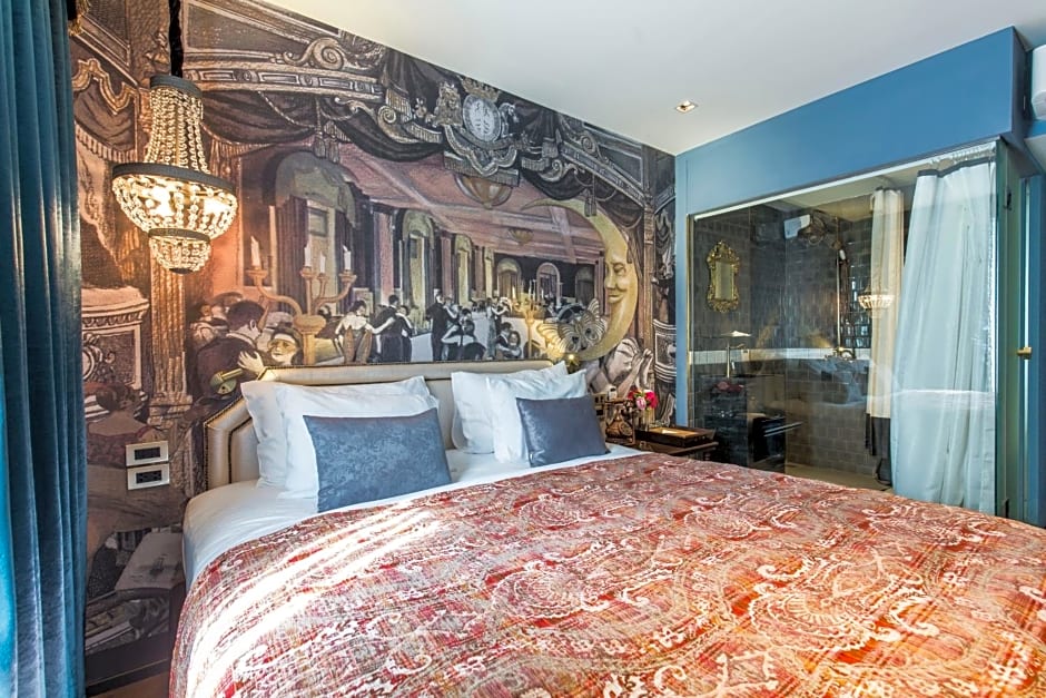 Photo 1 of 18 of Standard Queen Room