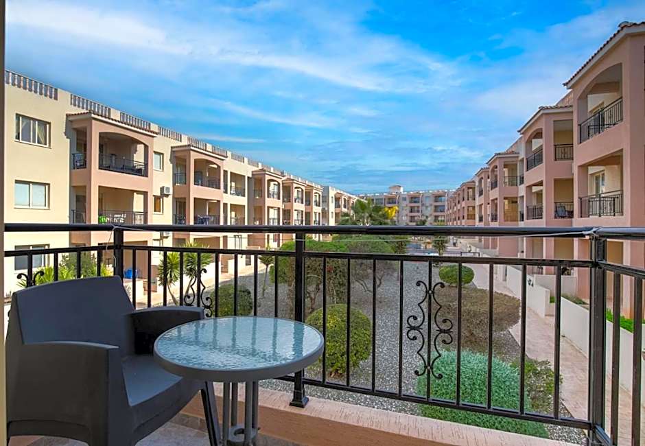 Sunny View - A Stunning Apartment with private rooftop