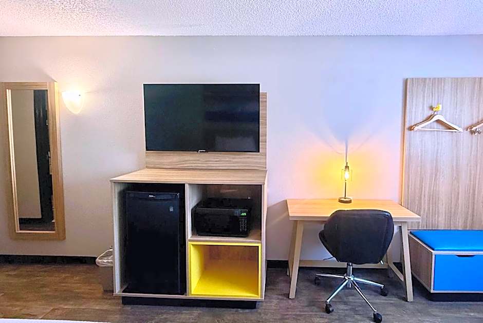 Days Inn by Wyndham Orange Park/Jacksonville