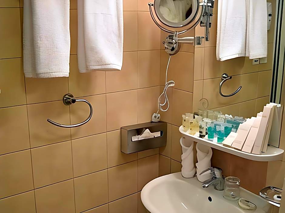 Durrat Al Eiman Hotel