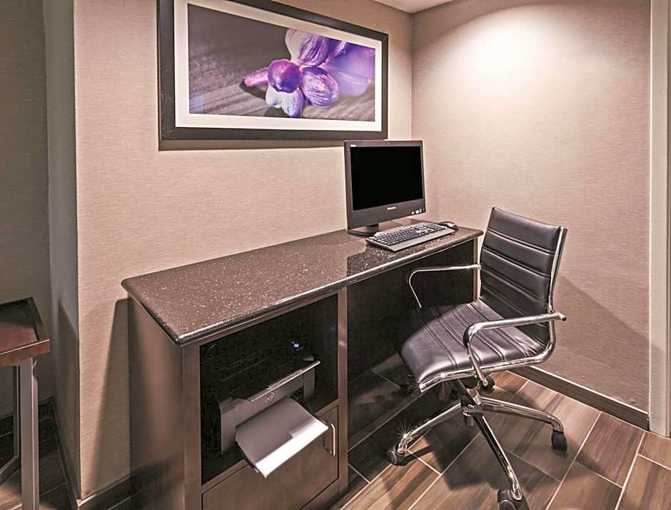 La Quinta Inn & Suites by Wyndham San Marcos