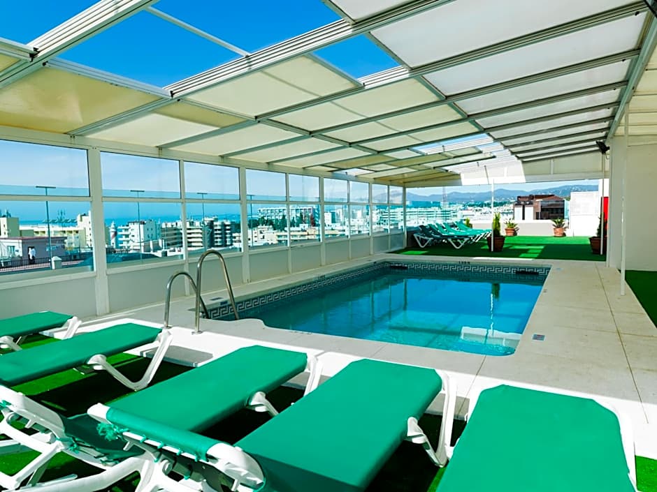 Hotel Monarque El Rodeo