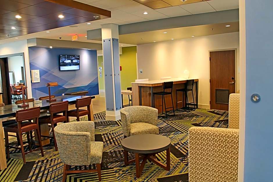 Holiday Inn Express & Suites St. Louise South I-55 By IHG