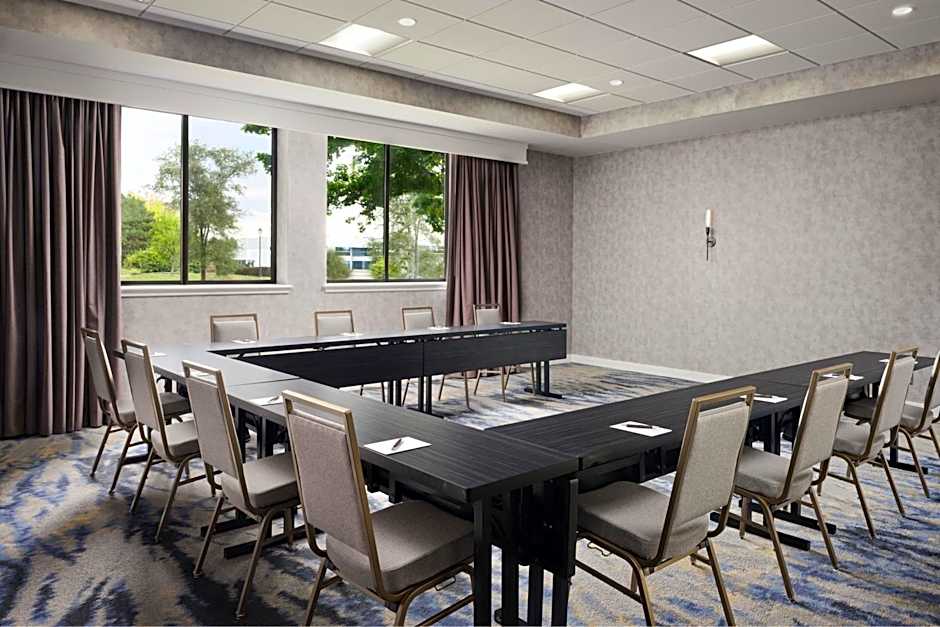 Sheraton Grand Rapids Airport Hotel
