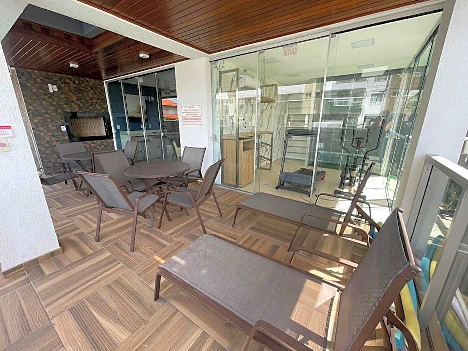 cód 67 - Excelente apartamento á 350m do mar!