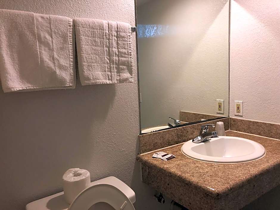 Starlight Inn, Valley Blvd - Downtown LA