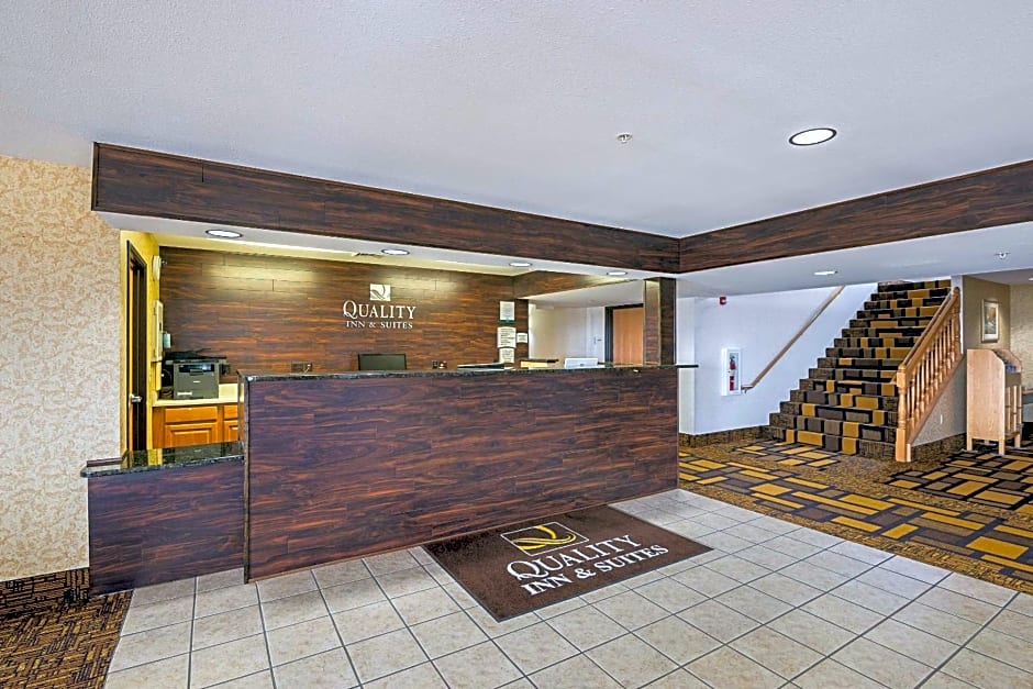 Quality Inn & Suites Belmont Route 151