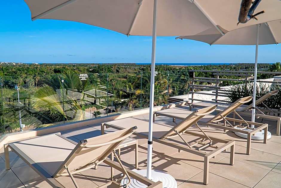 Flamboyan Hotel & Residences